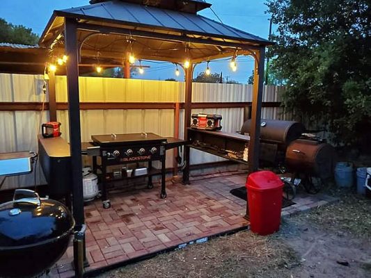 outdoor-entertainment-area-residence-TX-2